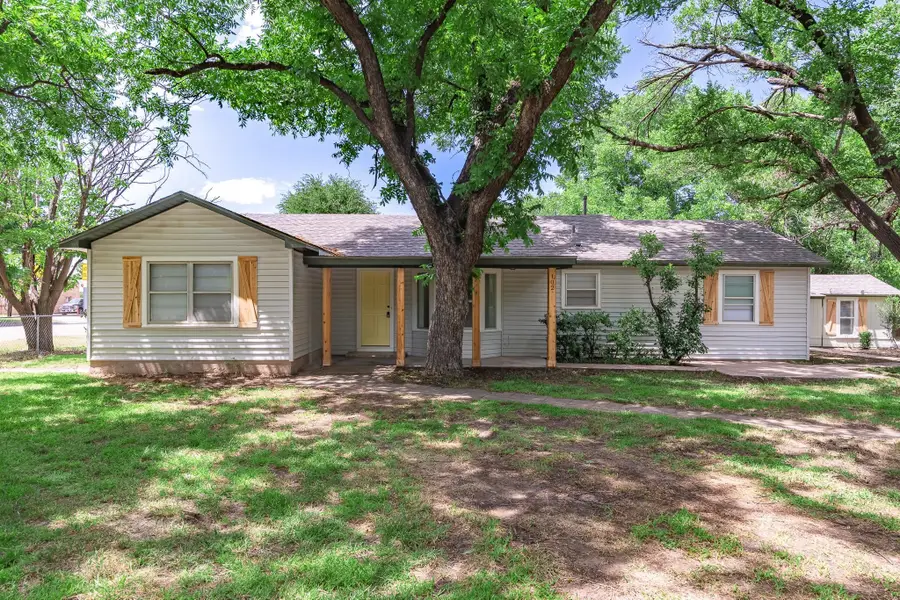 102 S 2nd Street, Clyde, TX 79510 - #2
