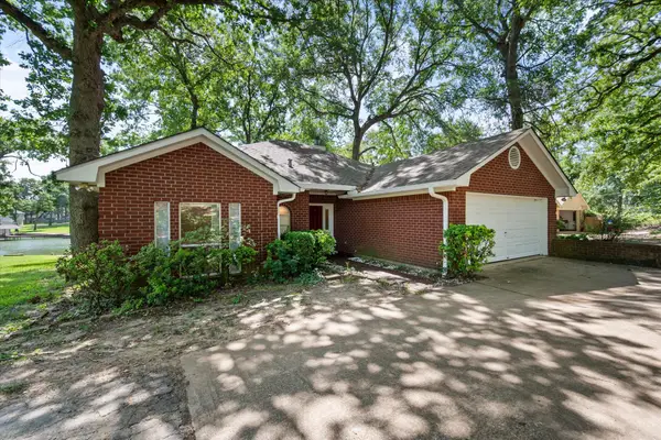 280 Shadow Oaks Drive, Streetman, TX 75859