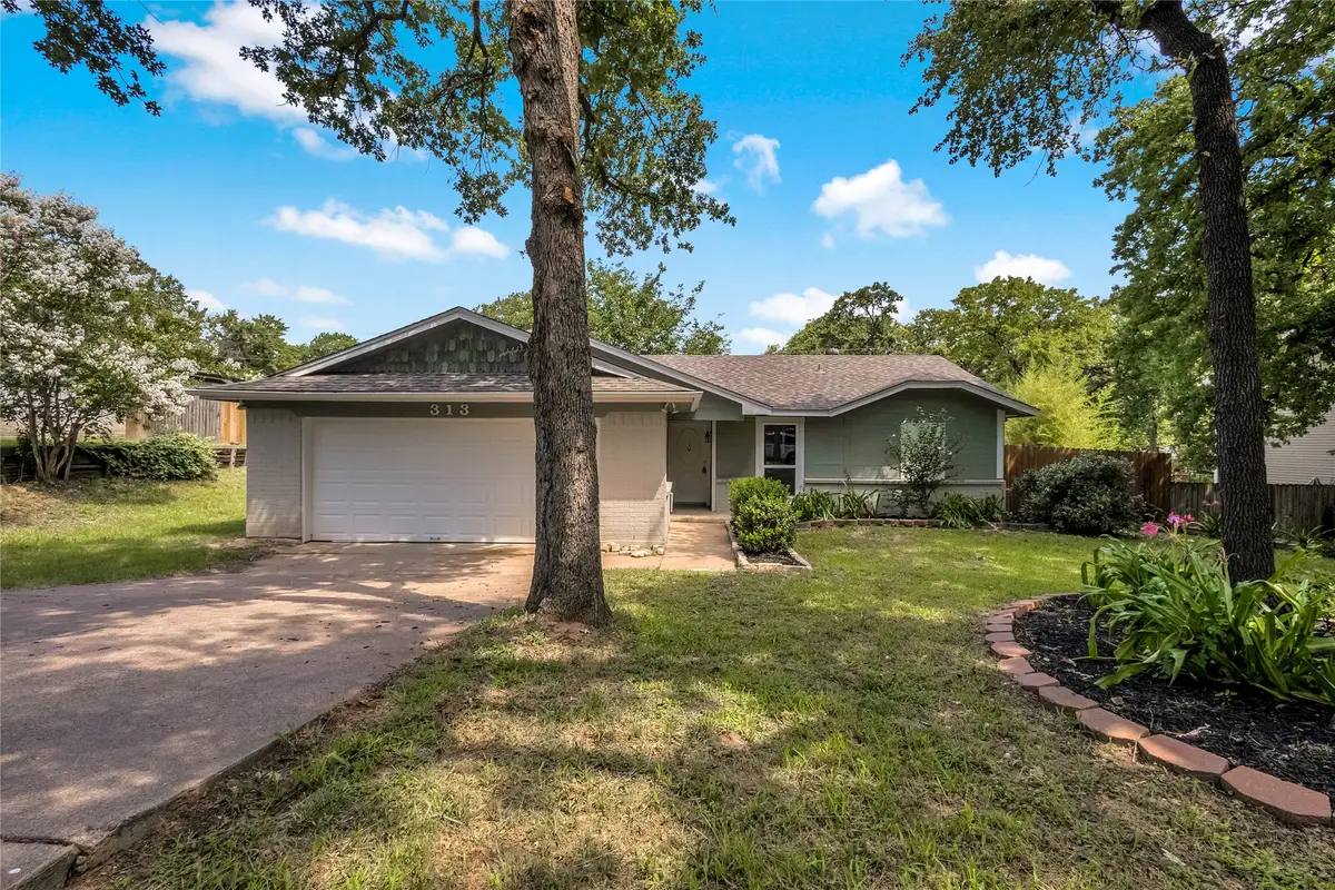 313 High Crest Drive, Azle, TX 76020 - #1