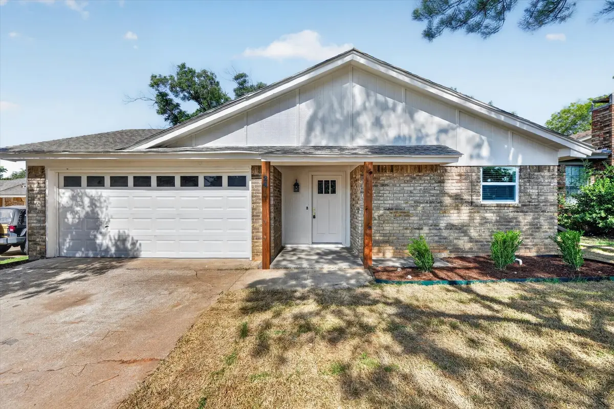 24 Oakmont Court, Pantego, TX 76013 - #1