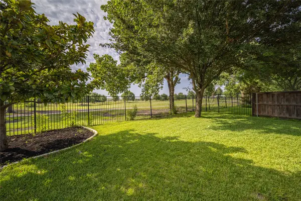 9601 Links Fairway Drive, Rowlett, TX 75089