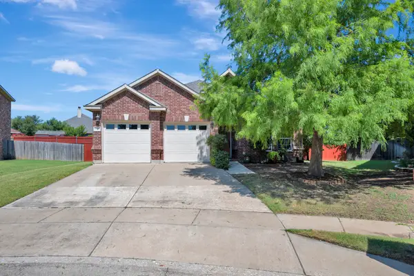 2225 Clairborne Drive, Fort Worth, TX 76177