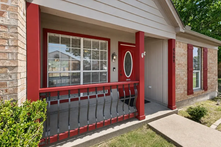4609 Feathercrest Drive, Fort Worth, TX 76137 - #2