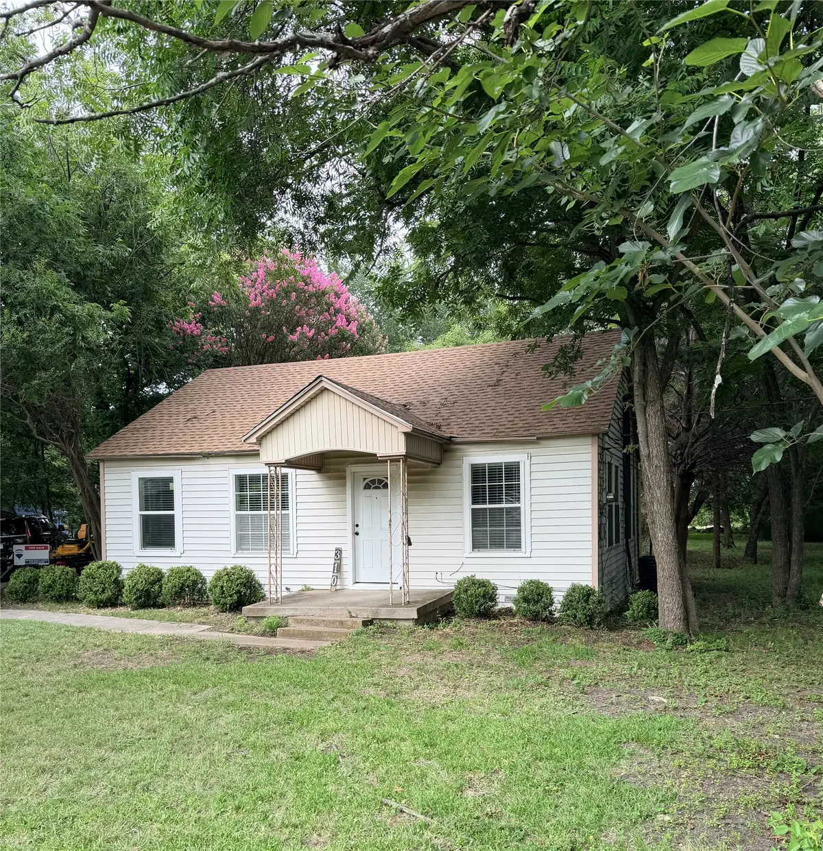 310 College Street, Wilmer, TX 75172 - #1