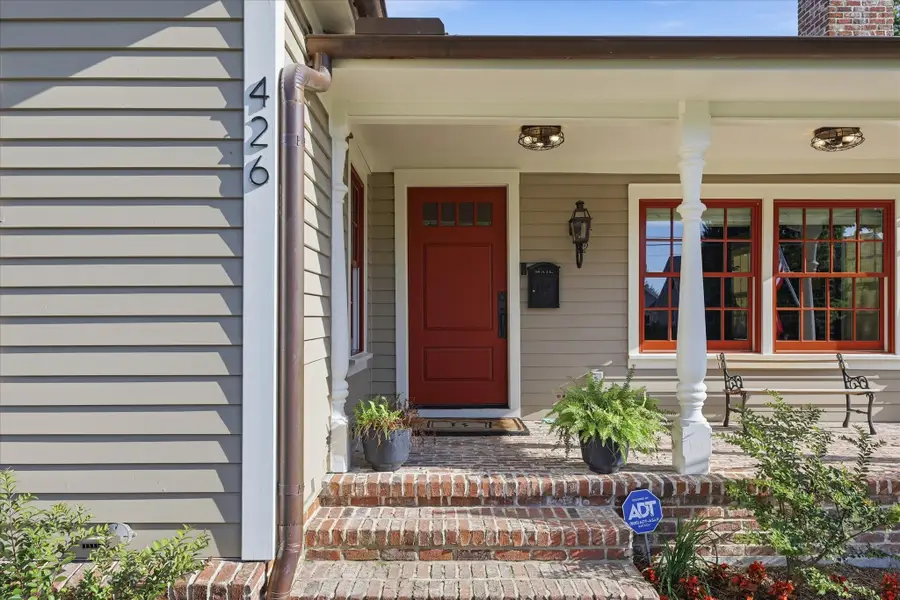 426 E Texas Street, Grapevine, TX 76051 - #2