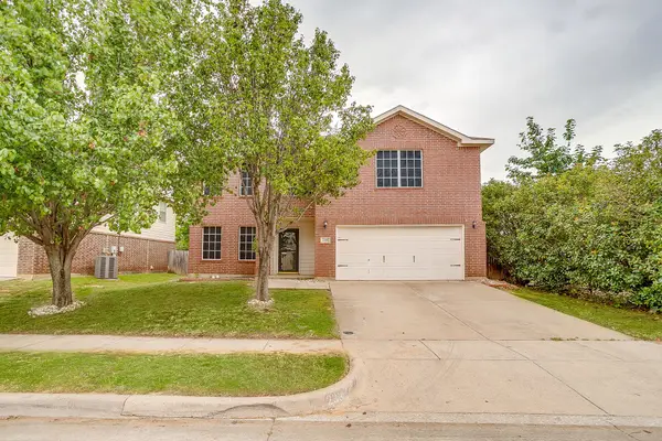 2333 Ash Grove Trail, Fort Worth, TX 76112