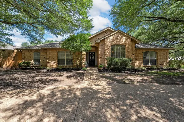 11001 Ridge Point Drive, Woodway, TX 76712