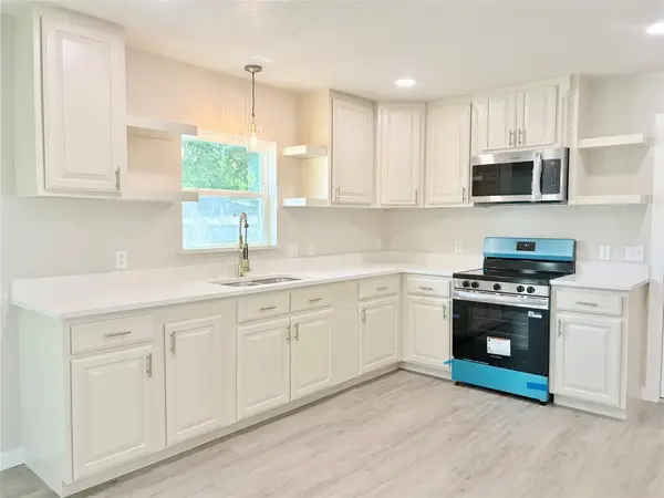1329 4th St, Graham, TX 76450