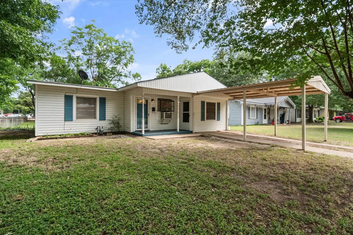 2909 W Collin Street, Corsicana, TX 75110 - #1