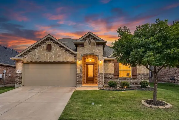 1352 Lake Grove Drive, Little Elm, TX 75068