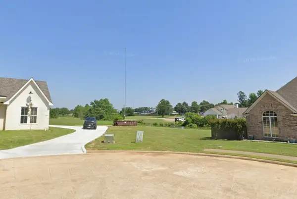 2865 10th Street Ne, Paris, TX 75462