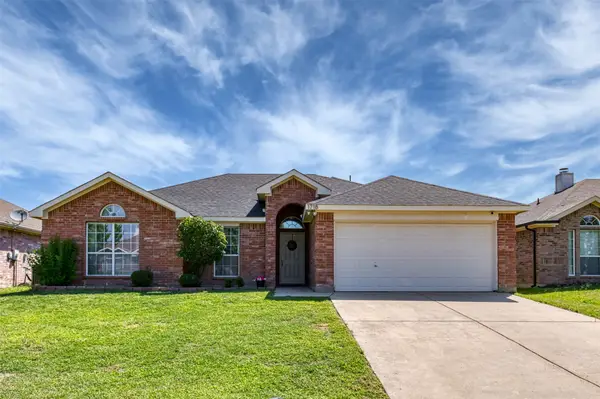 1718 La Caya Drive, Mansfield, TX 76063