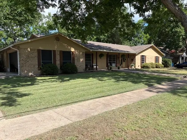 401 S Ross Avenue, Mexia, TX 76667