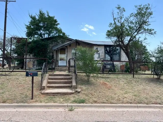 412 E 7th Street, Rotan, TX 79546 - #1