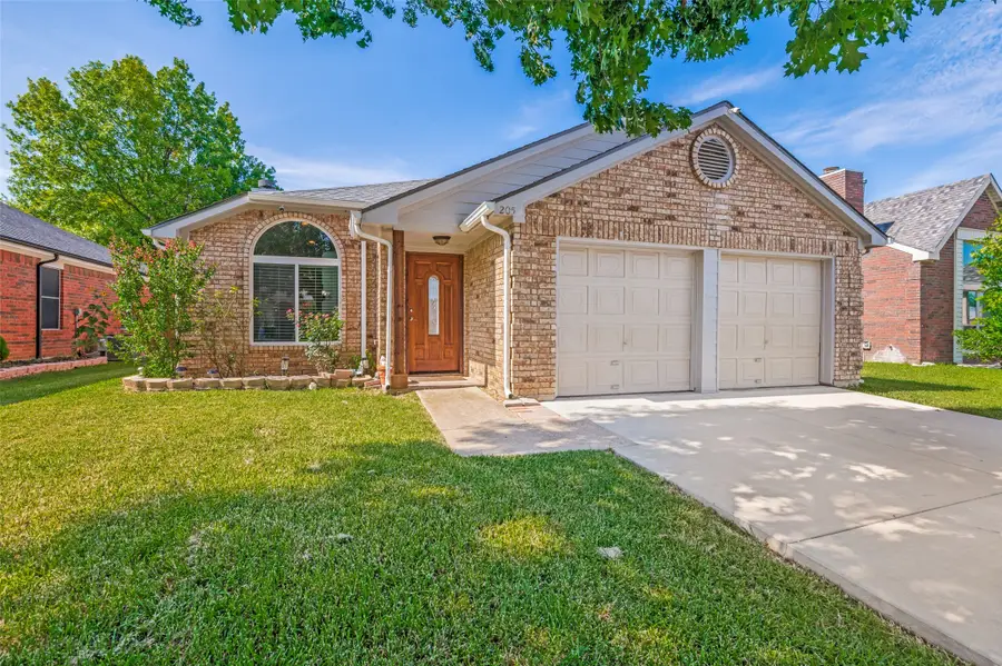205 Weyland Drive, Grand Prairie, TX 75052 - #3