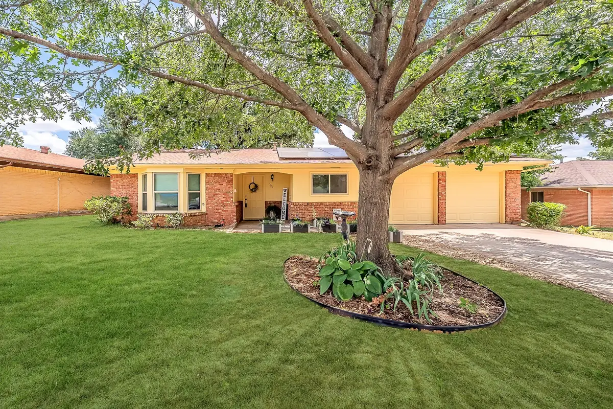 506 E Huitt Lane, Euless, TX 76040 - #1