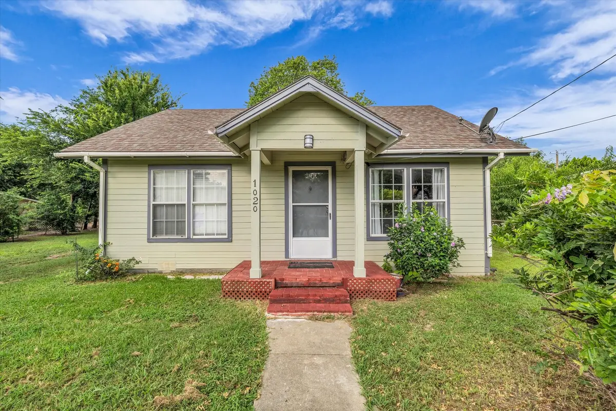 1020 Fisher Street, Bellmead, TX 76705 - #1