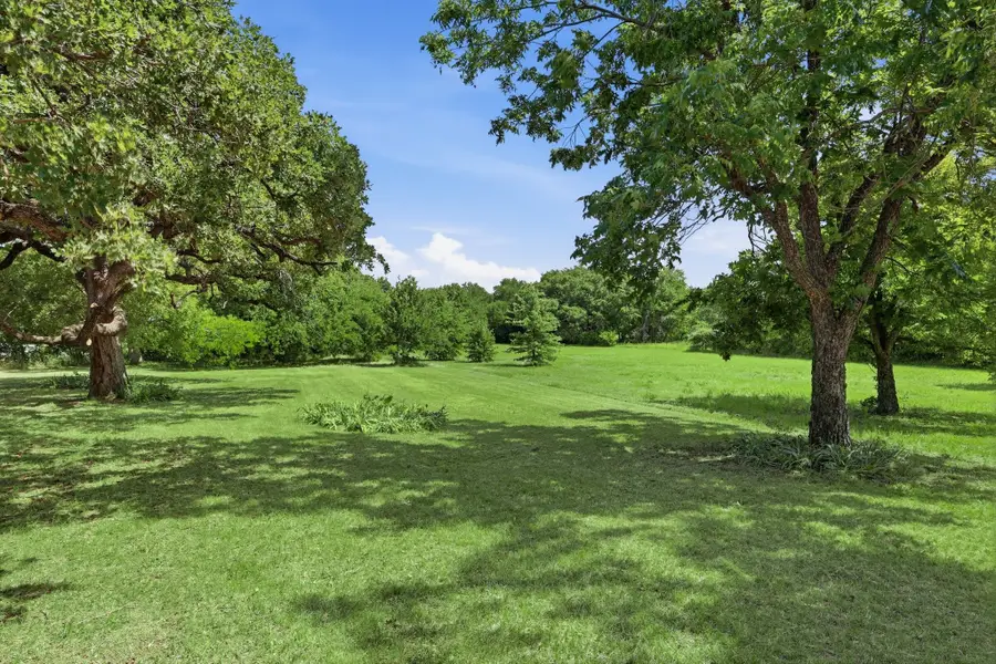 101 Colonial Parkway, Burleson, TX 76028 - #2