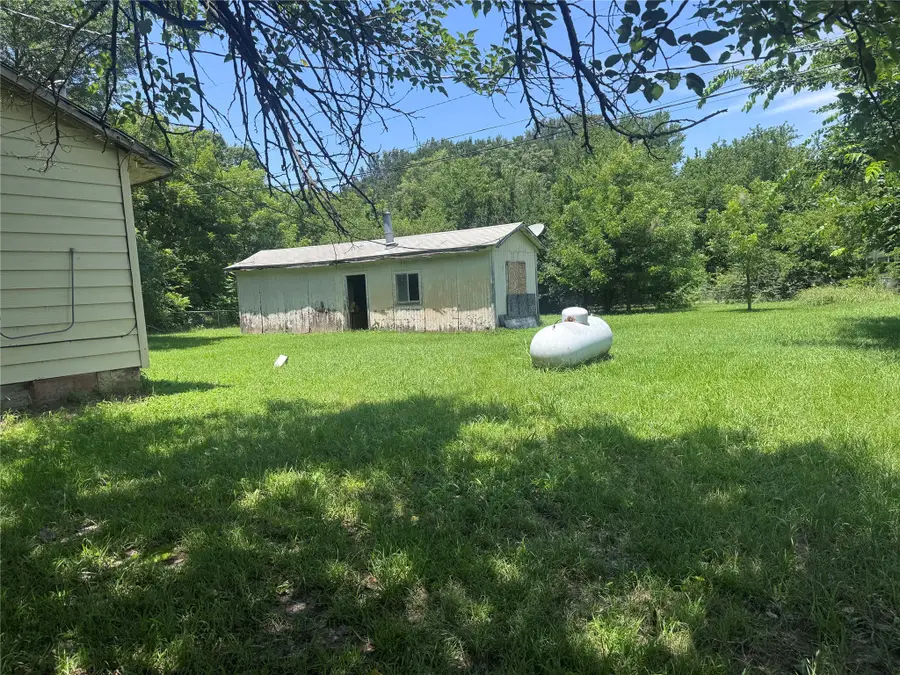 445 Hillcrest Circle, Gordonville, TX 76245 - #2