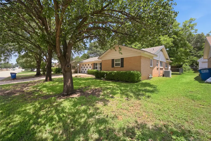 501 Simmons Drive, Euless, TX 76040 - #2