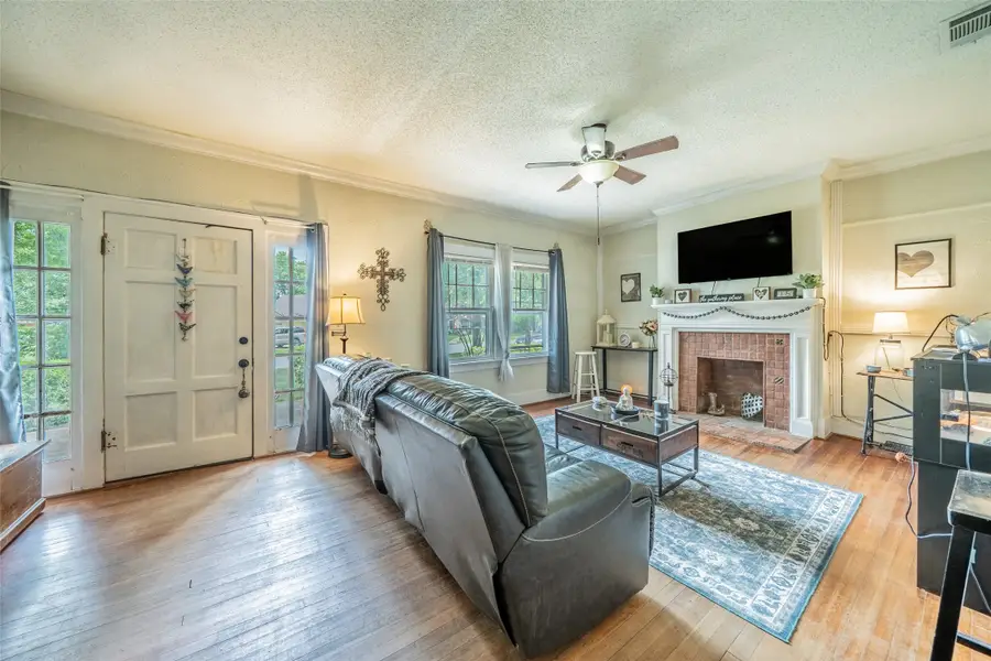 106 Walnut Street, Terrell, TX 75160 - #2
