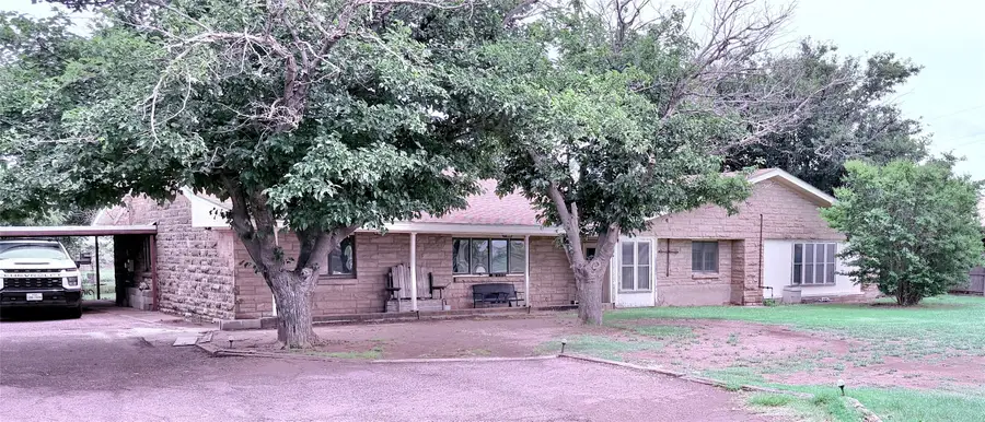1809 Crowell Highway, Quanah, TX 79252 - #2