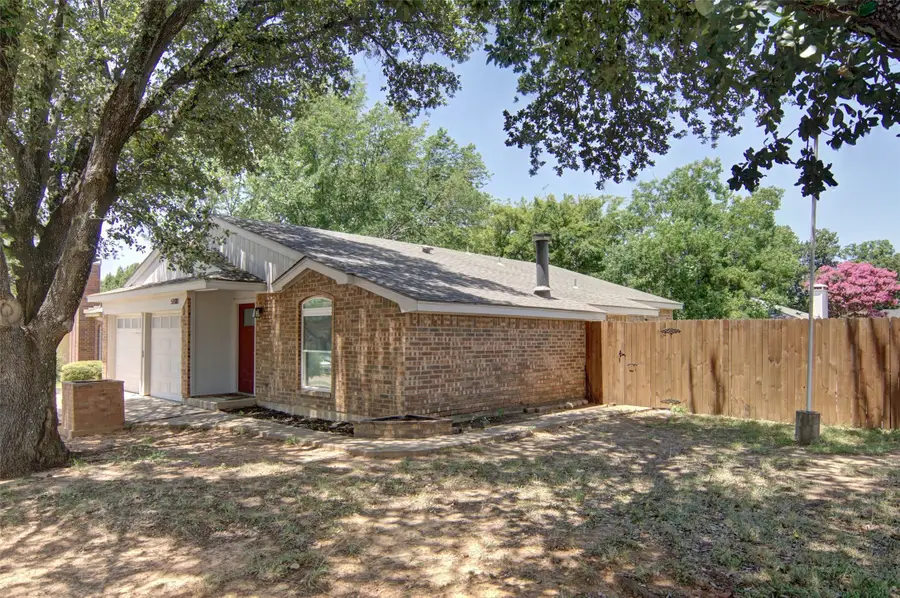 5100 Hawkins Cemetery Road, Arlington, TX 76017 - #3