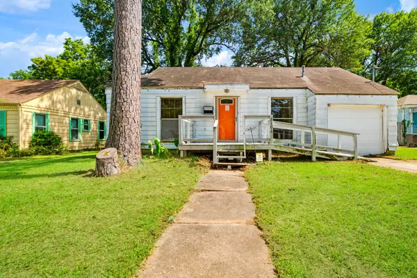 2106 Cleveland Street, Paris, TX 75460