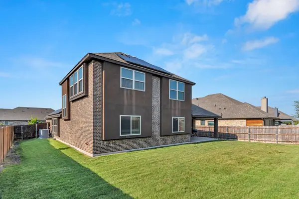 512 Strait Lane, Waxahachie, TX 75165