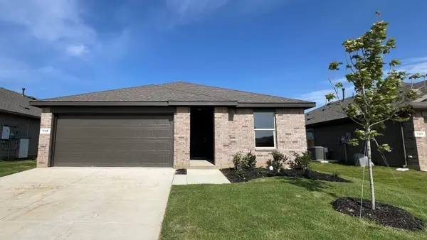 717 Wildrye Lane, Denton, TX 76259