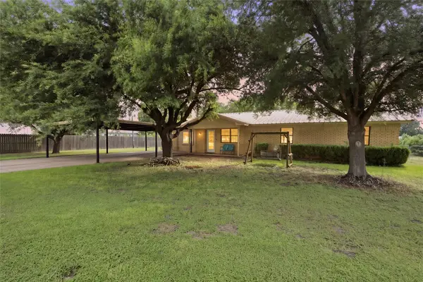 1002 Caron Street, Robinson, TX 76706