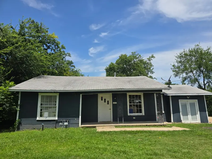 1021 Mulberry Street, Sulphur Springs, TX 75482 - #3