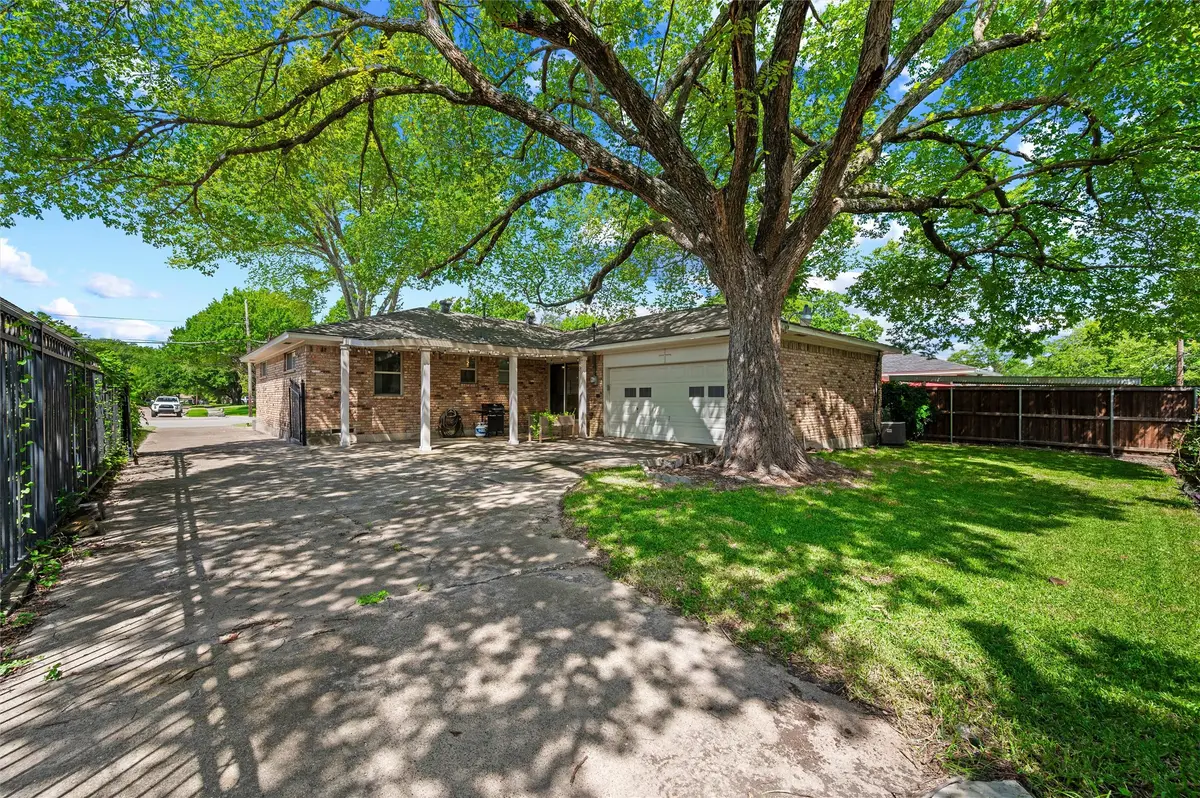 2536 Saint Francis Avenue, Dallas, TX 75228 - #1