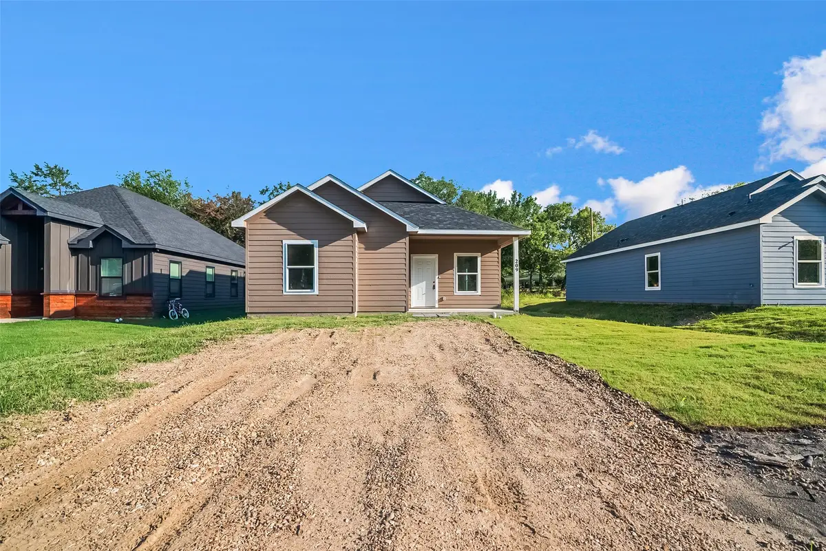 209 W Elm Street, Whitewright, TX 75491 - #1