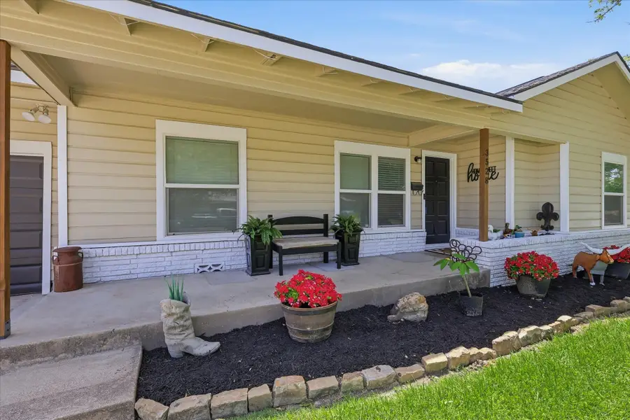3528 Meadow Oaks Drive, Haltom City, TX 76117 - #3
