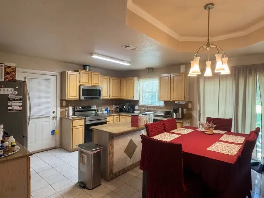606 Iowa Street, Keene, TX 76059 - #3