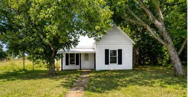 125 W Crawford Street, Mingus, TX 76463 - #1