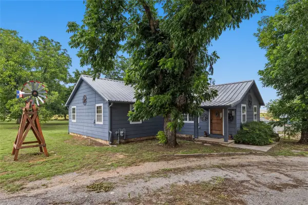 304 N Victor Street, Comanche, TX 76442