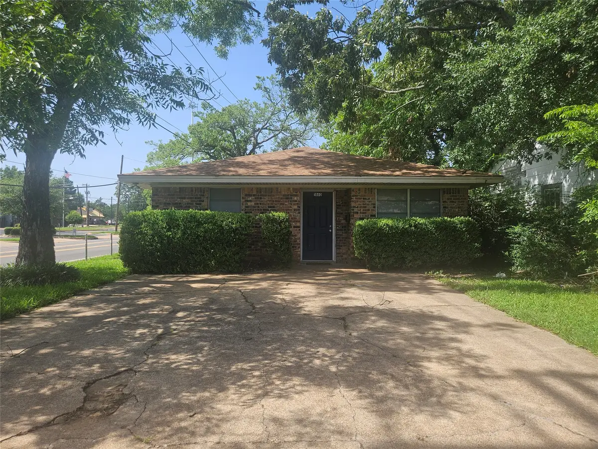 1860 W Kaufman Street, Paris, TX 75460 - #1