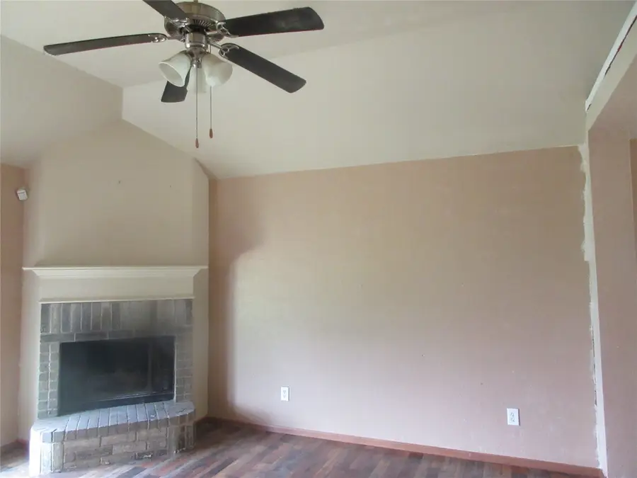 1100 Manhassett Court, Fort Worth, TX 76140 - #2
