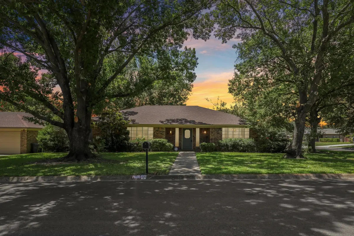 1600 S Timber Court, Benbrook, TX 76126 - #1