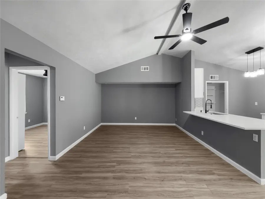 674 W Warrior Trail, Grand Prairie, TX 75052 - #3
