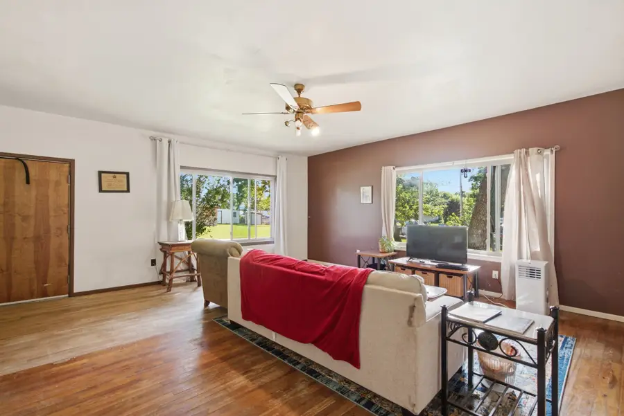 324 W Ross Avenue, De Leon, TX 76444 - #3