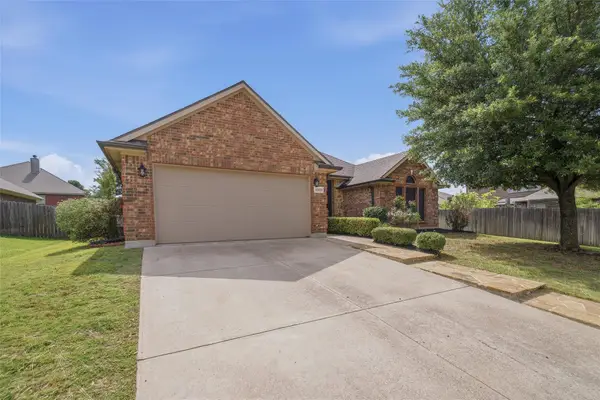 2233 Caroline Drive, Weatherford, TX 76087
