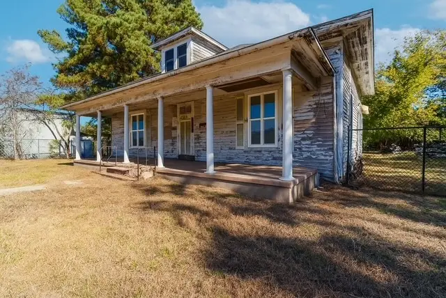 579 17th Street Se, Paris, TX 75460 - #1