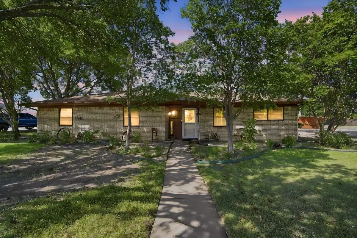 300 Pebble Creek Lane, Red Oak, TX 75154 - #1