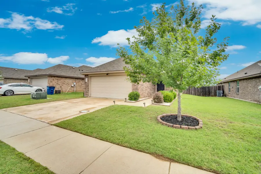 3308 Robin Road, Ennis, TX 75119 - #3
