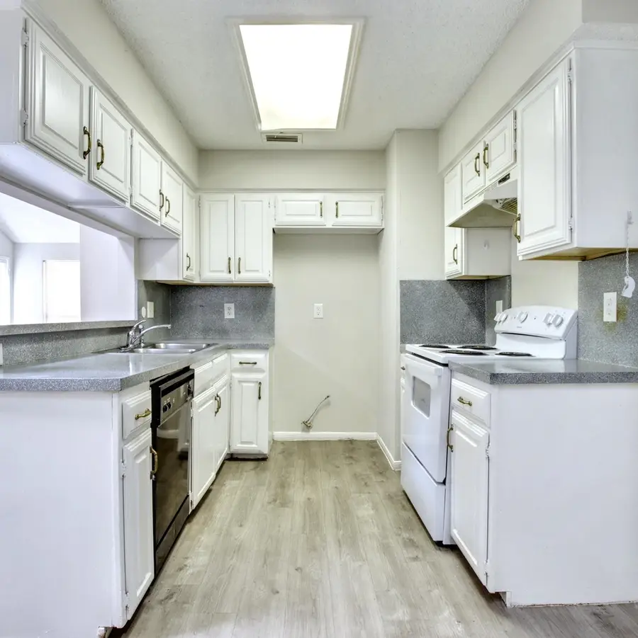 712 Via Miramonte, Mesquite, TX 75150 - #2