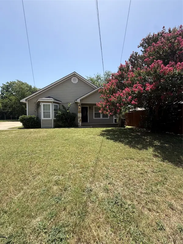 1209 W Lone Star Avenue, Cleburne, TX 76033