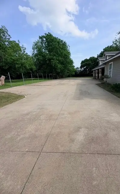 1209 W Lone Star Avenue, Cleburne, TX 76033 - #2